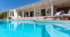 Villa indipendente fronte mare con piscina privata in vendita a Playa del Aguila zona Maspalomas in Gran Canaria