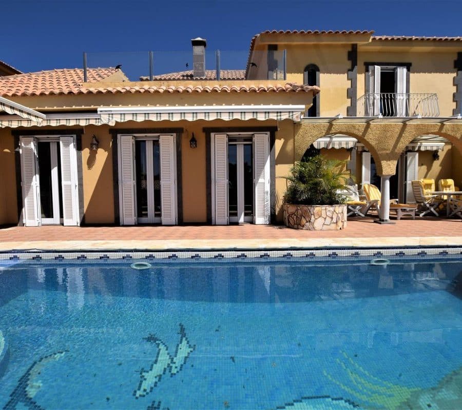 Villa di Lusso con piscina privata e garage in vendita a maspalomas in gran canaria