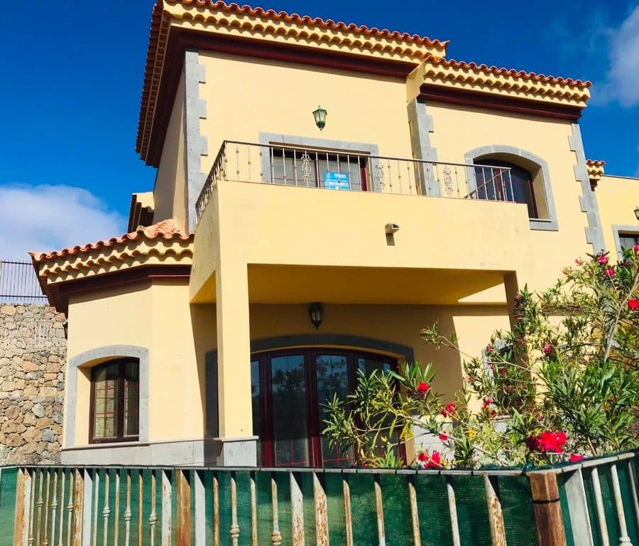 Villa pignorata in vendita a salobre golf zona maspalomas con piscina comunitaria posto auto in garage e giardino privato